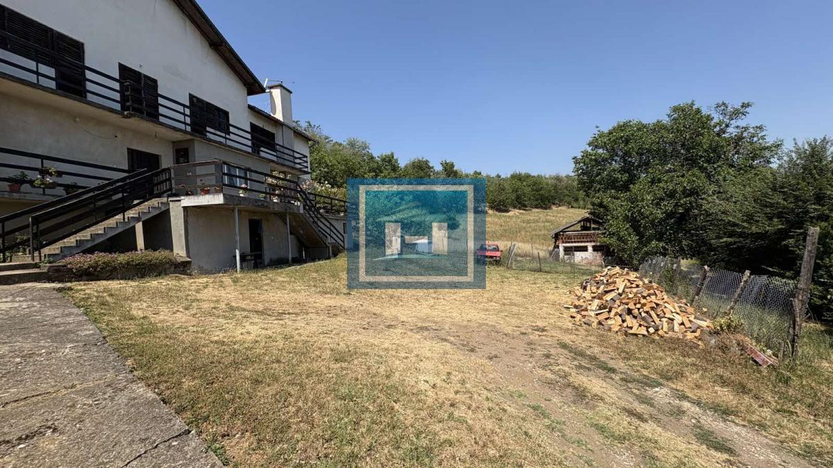 Na prodaju kuća sa velikim potencijalom – iznad vinarije Piano, nadomak Jagodine!