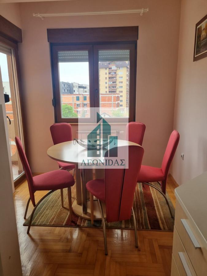 Lux 2.0 stan kod Doma zdravlja, na Crvenom pevcu