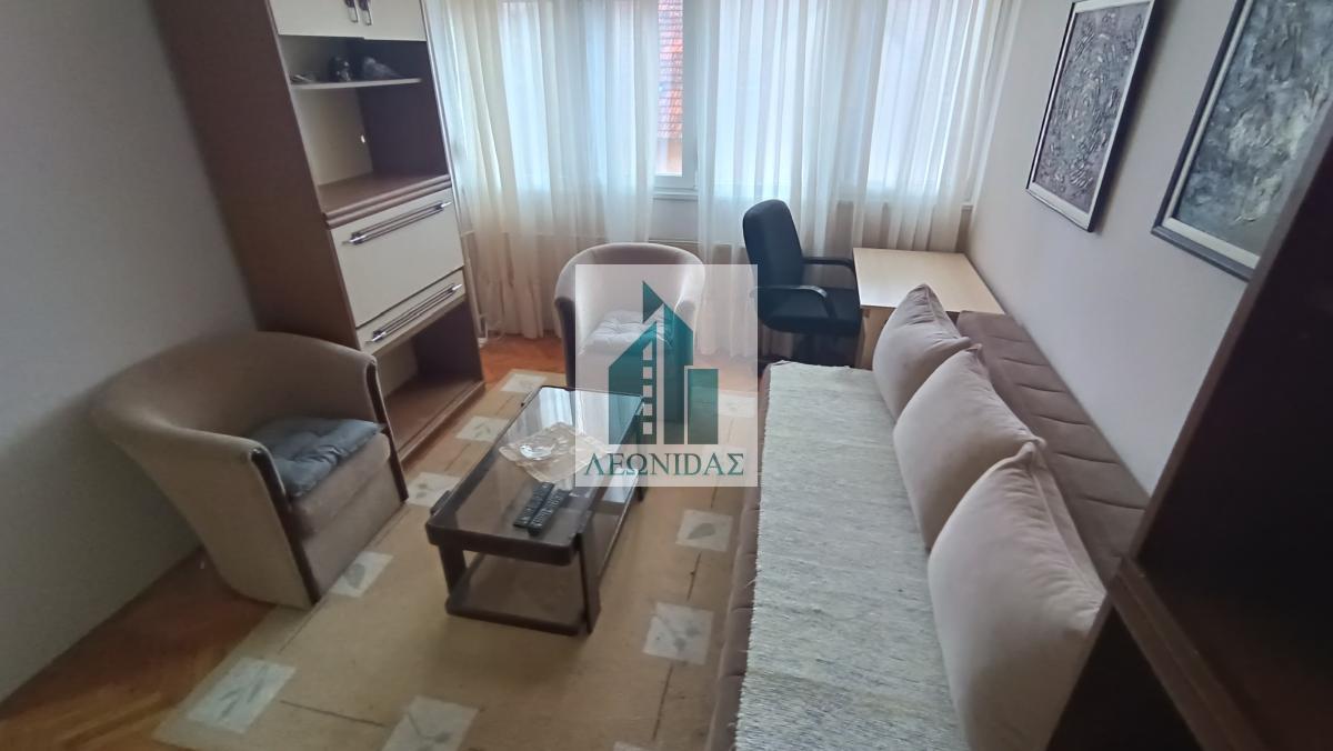 1.0 stan u blizini medicinskog fakulteta