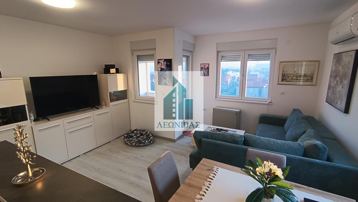 Prelep 1.5 stan, 47m2 i terasom od 47m2, Pantelej