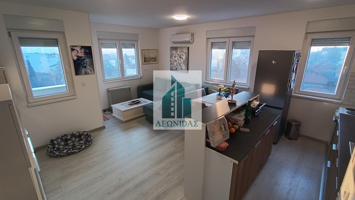 Prelep 1.5 stan, 47m2 i terasom od 47m2, Pantelej