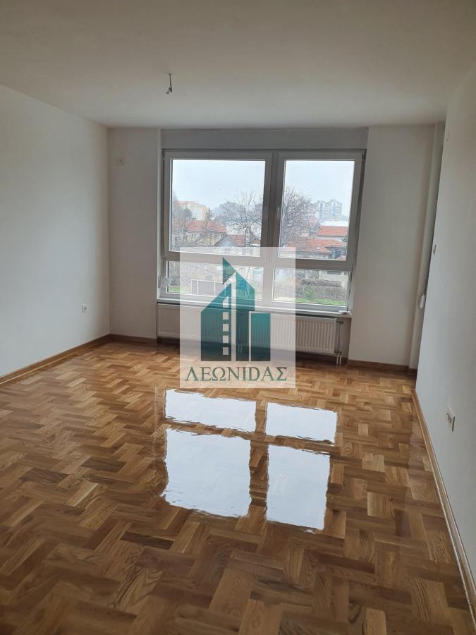 2.0 stan u novoj zgradi na Paliluli