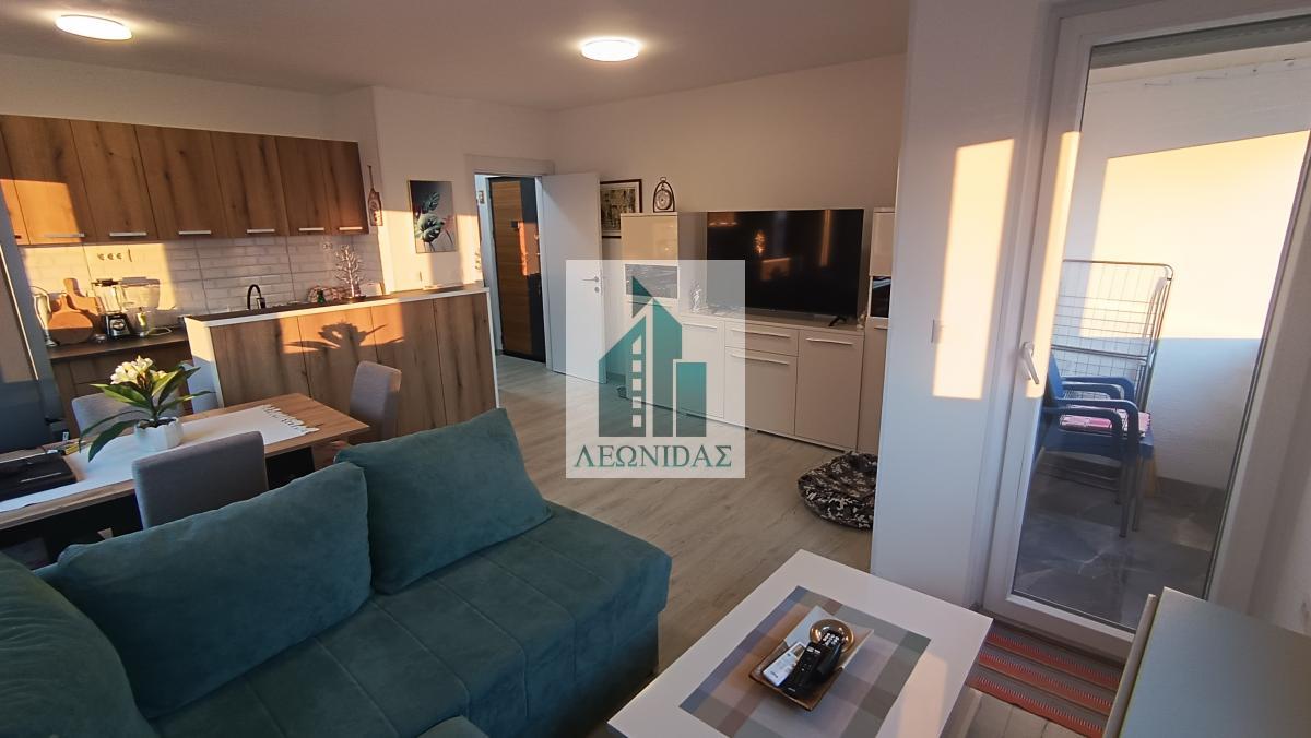 Prelep 1.5 stan, 47m2 i terasom od 47m2, Pantelej