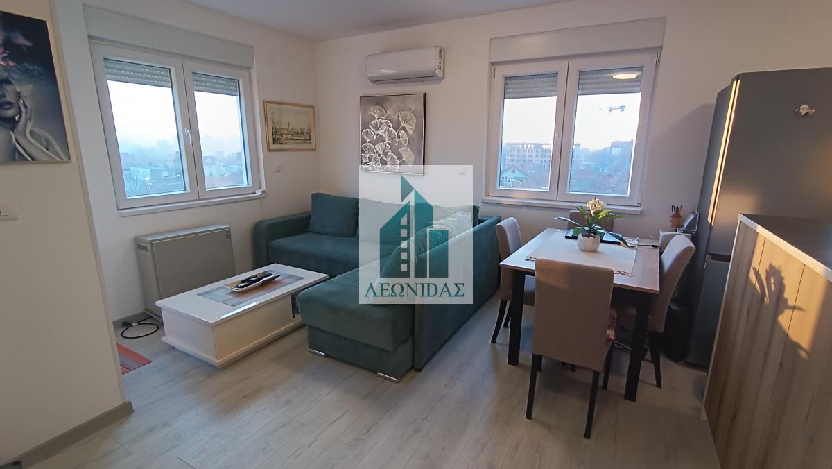 Prelep 1.5 stan, 47m2 i terasom od 47m2, Pantelej