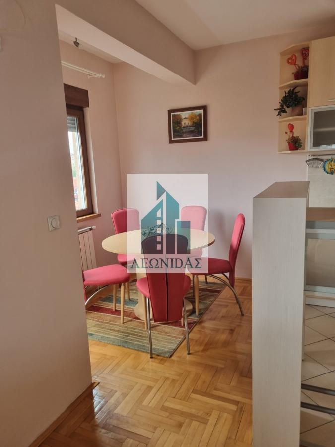 Lux 2.0 stan kod Doma zdravlja, na Crvenom pevcu