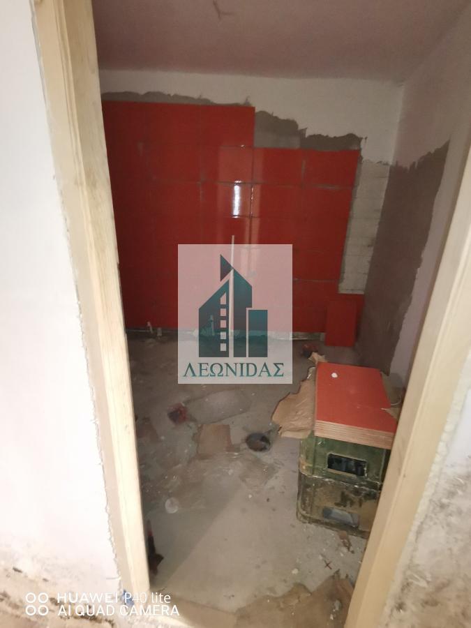 LOKAL 150 M2 - Pored autobuske stanice