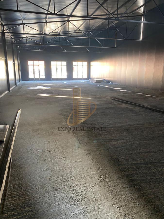 Izdavanje 400m2 poslovni prostor,hala