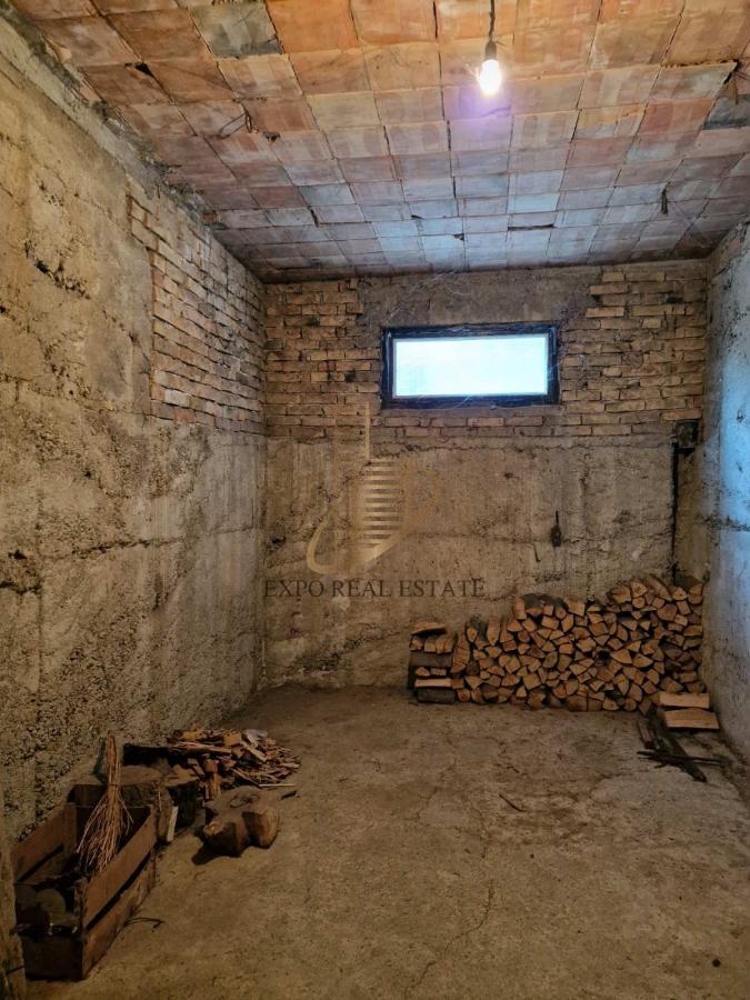 Kuća,Novi Banovci idealna za poslovanje, 765m2