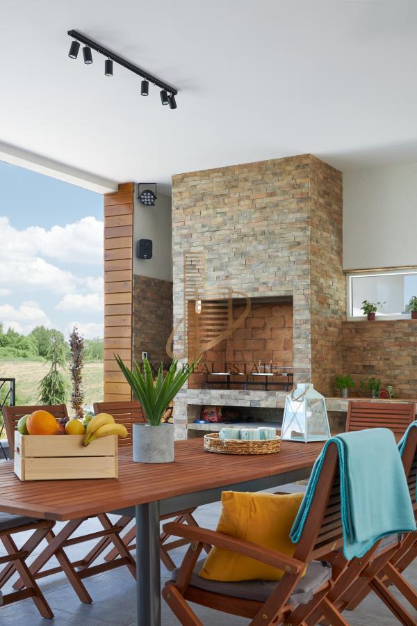 Izdavanje 4,0 kuća sa bazenom Sremski Karlovci