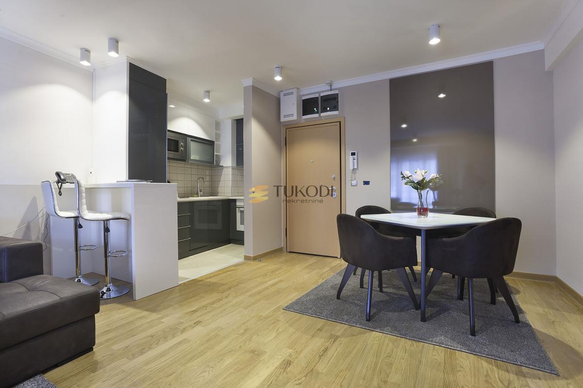 3,0 stana od 75m2 kod Hrama