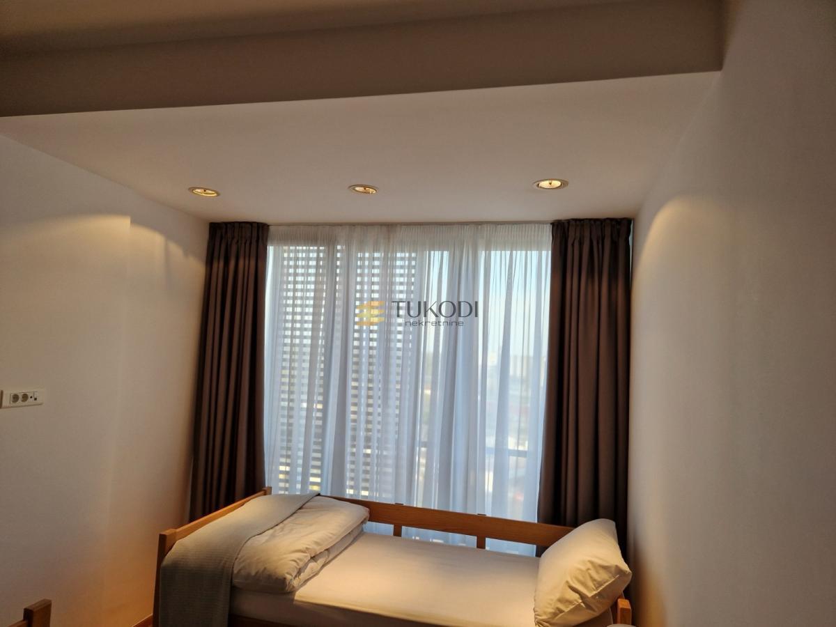 Stan 85m2 Žorža Klemensoa sa garažom