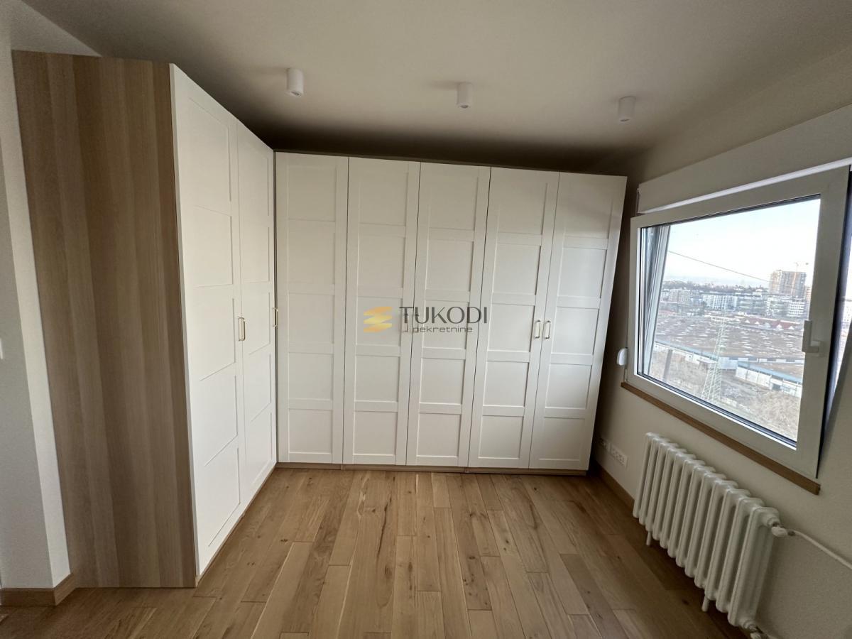 Moderan 3.0 stan kod Immo centra sa panoramskim pogledom