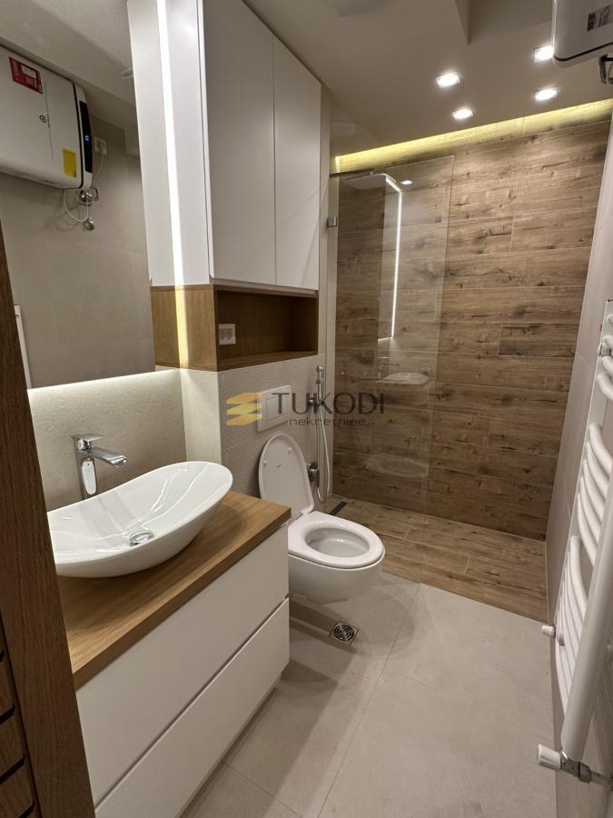 Moderan 3.0 stan kod Immo centra sa panoramskim pogledom