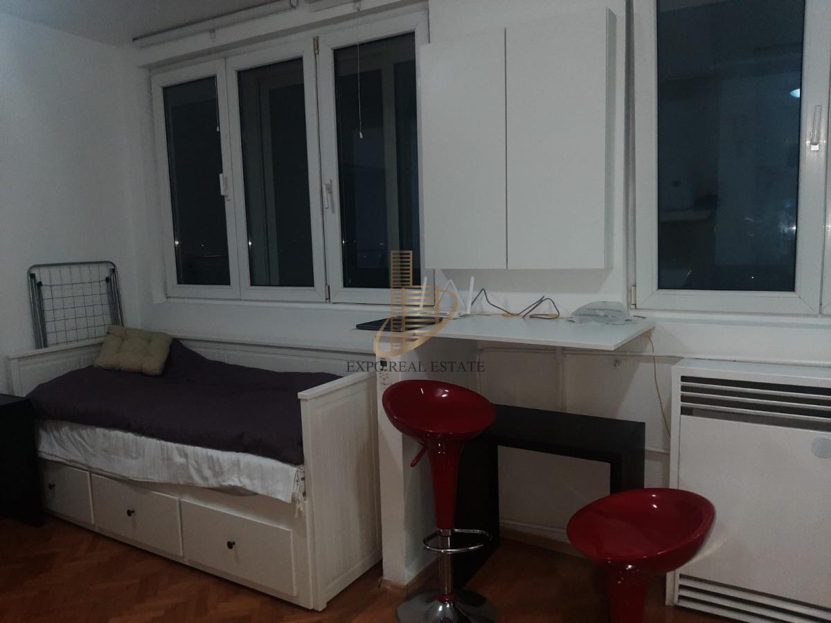 Izdaje se 2,0 stan na Dorcolu