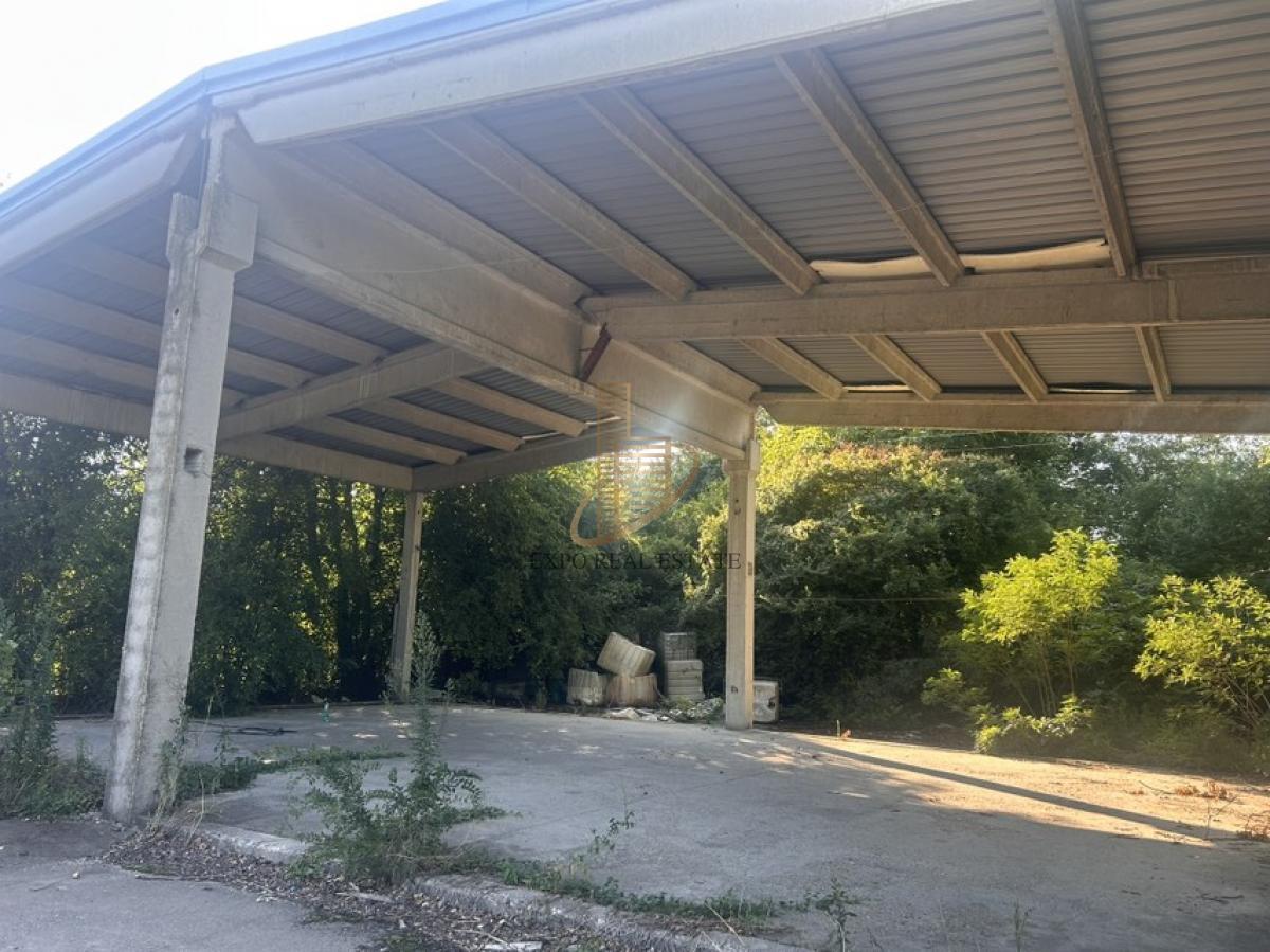 Plac 35a sa halom od 450m2