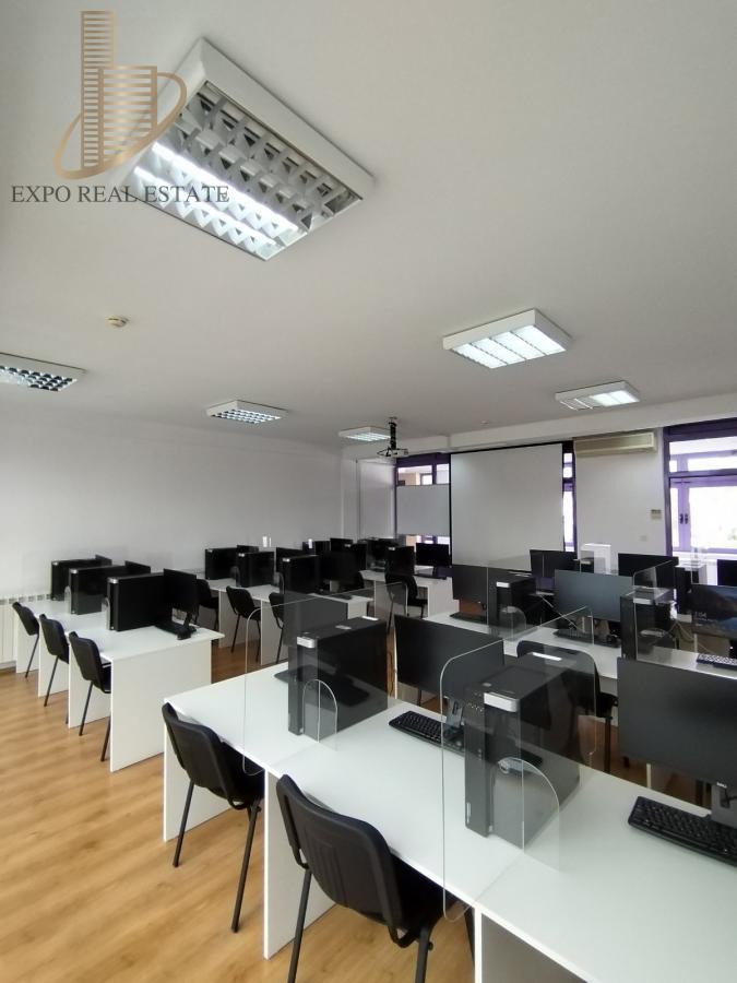 Poslovni prostor od 500m2 idealan za školu ili IT