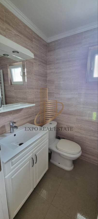 Prodaja,kuća od 200m2 pored Dunava