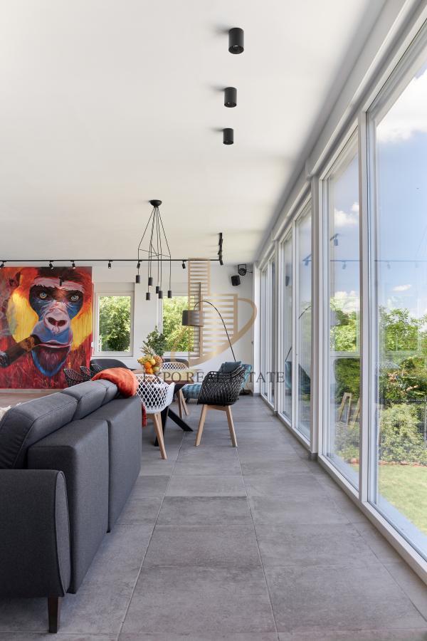 Izdavanje 4,0 kuća sa bazenom Sremski Karlovci