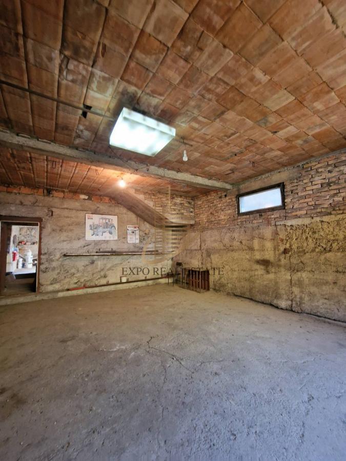 Kuća,Novi Banovci idealna za poslovanje, 765m2