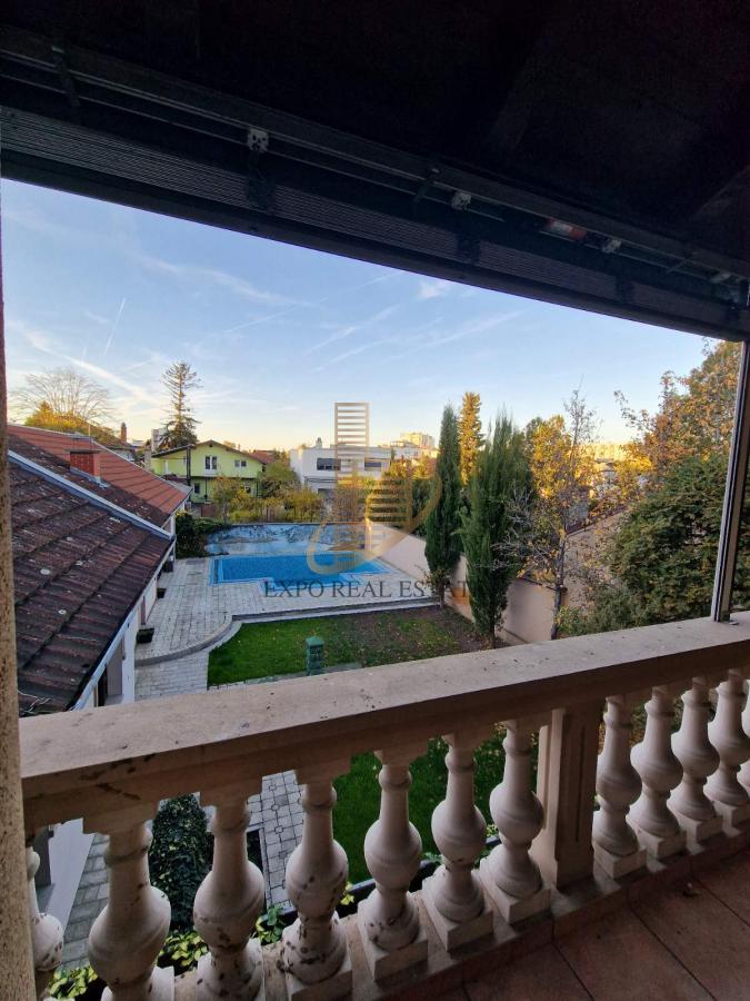 Izdavanje kuće od 450 m2 za poslovnu delatnost