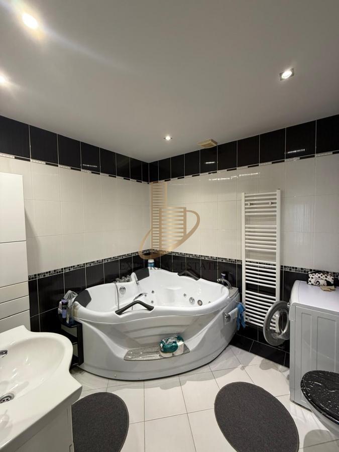 Izdavanje 1-etažne 3,0 kuće od 130m2