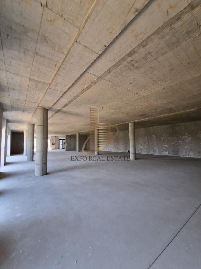 Za izdavanje poslovi prostor od 700m2 - Veternik