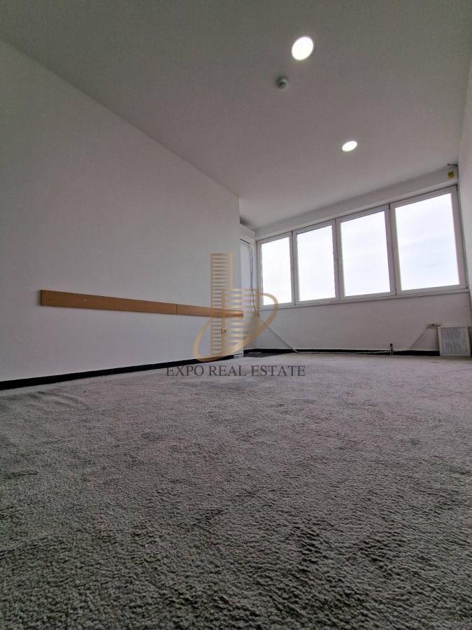 Poslovni prostor 1150m2 Novo Naselje