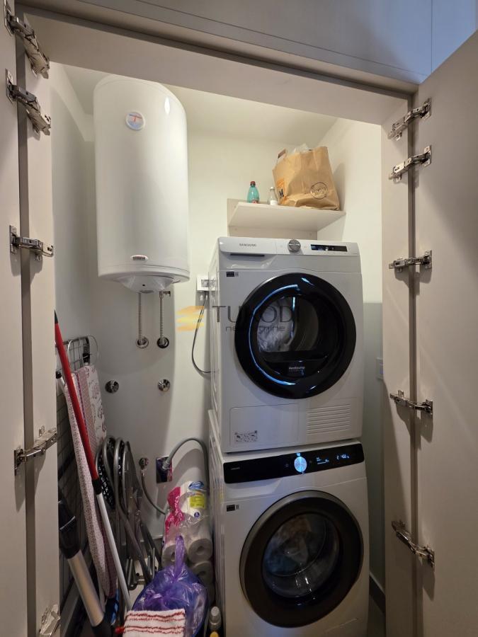 Izdavanje 2,0 stan BW Kings sa garažnim parking mestom