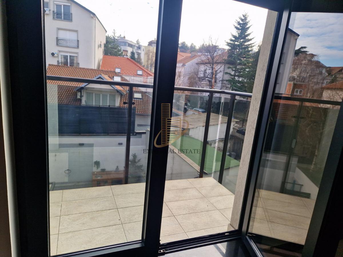 Izdavanje 3,0 stan od 80m2 sa garažnim mestom