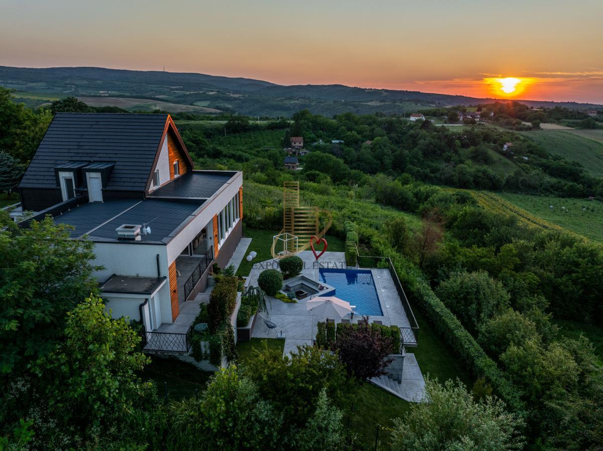 Izdavanje 4,0 kuća sa bazenom Sremski Karlovci