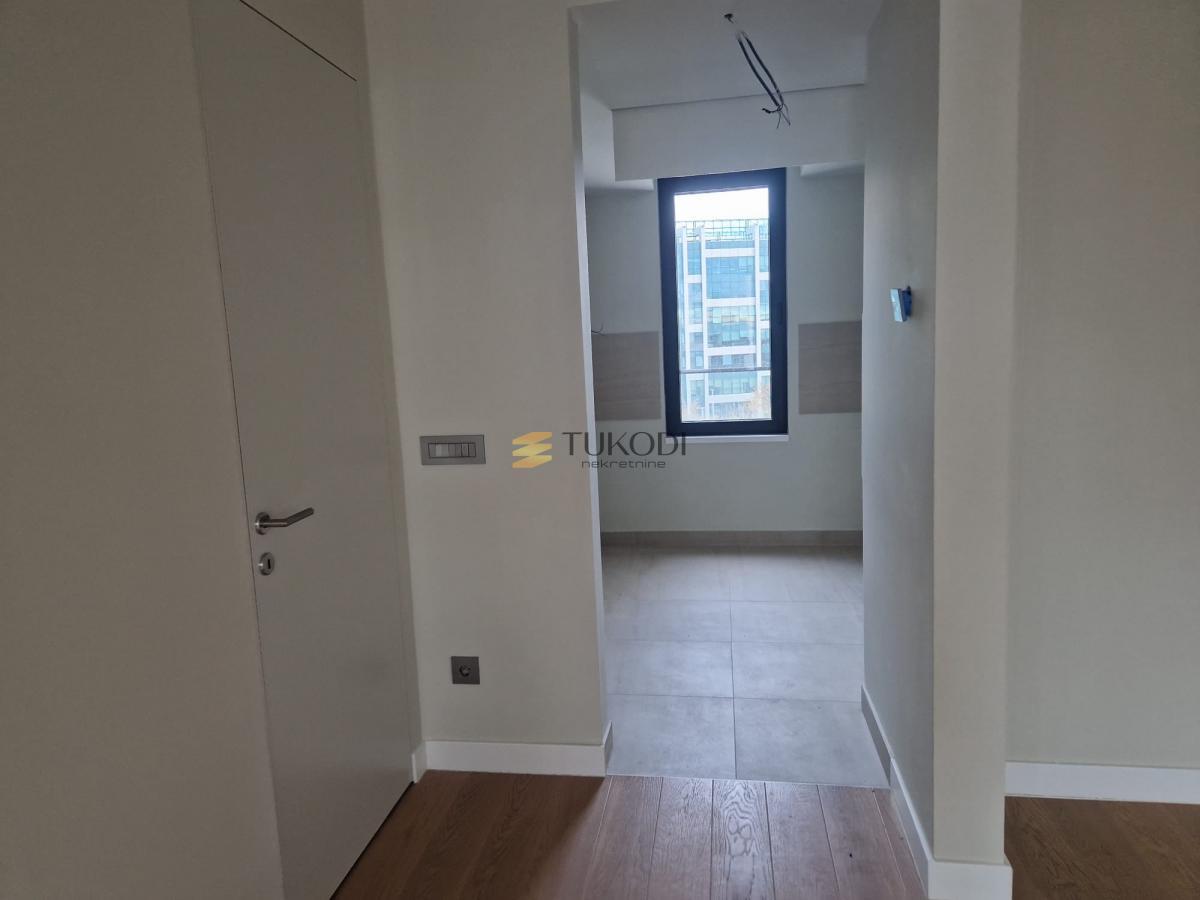 Dvosoban stan u Airport gardenu- useljiv u januaru 2026.godine