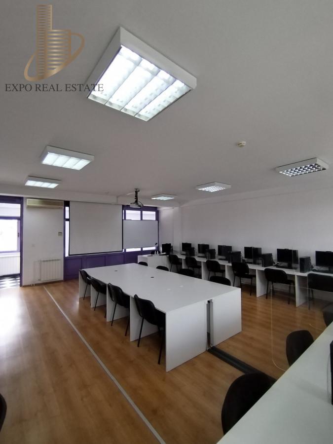 Poslovni prostor od 500m2 idealan za školu ili IT