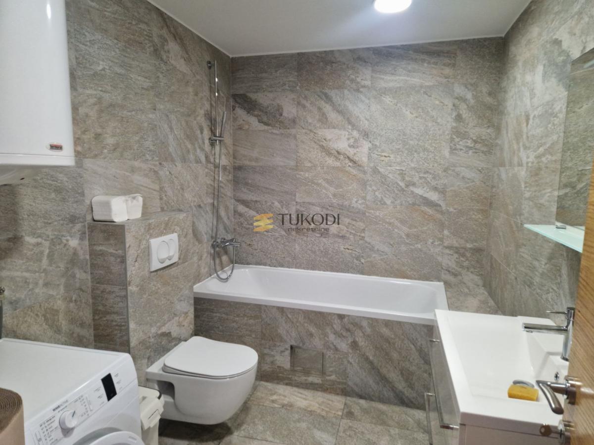 Izdavanje 3,0 stan od 80m2 sa garažnim mestom