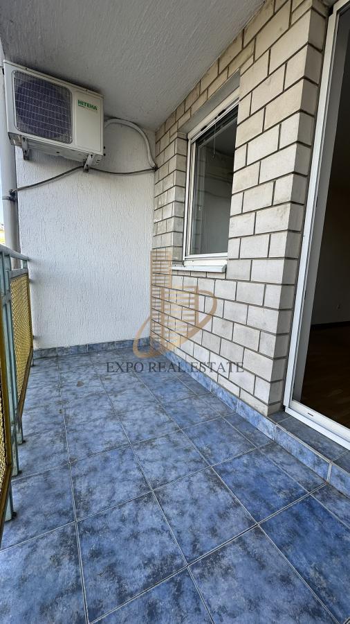 Dvoiposoban stan kod Arene, pogodan za poslovni prostor ili stanovanje