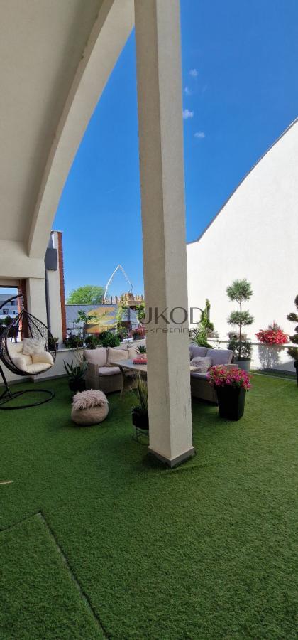 Za prodaju 4,0 stan od 145m2 - Telep