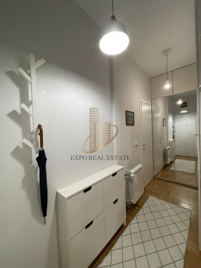 Izdavanje 0,5 stan od 35m2 Dorćol