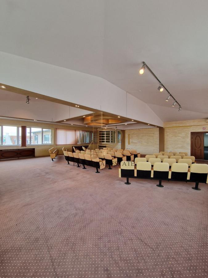 Poslovni prostor 1150m2 Novo Naselje