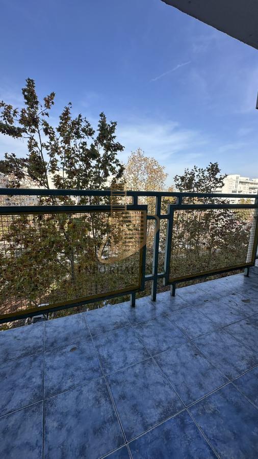 Dvoiposoban stan kod Arene, pogodan za poslovni prostor ili stanovanje