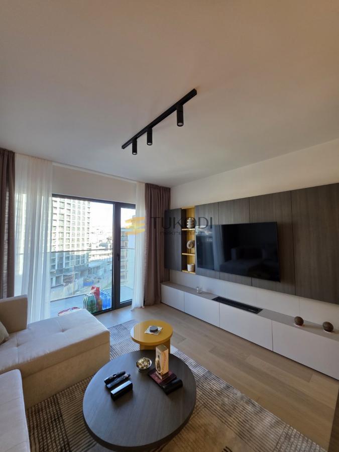 Izdavanje 2,0 stan BW Kings sa garažnim parking mestom