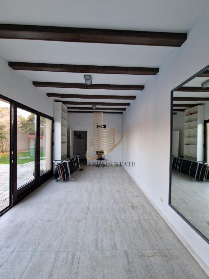 Izdavanje kuće od 450 m2 za poslovnu delatnost