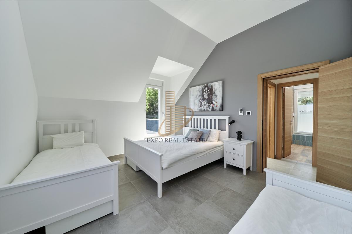 Izdavanje 4,0 kuća sa bazenom Sremski Karlovci