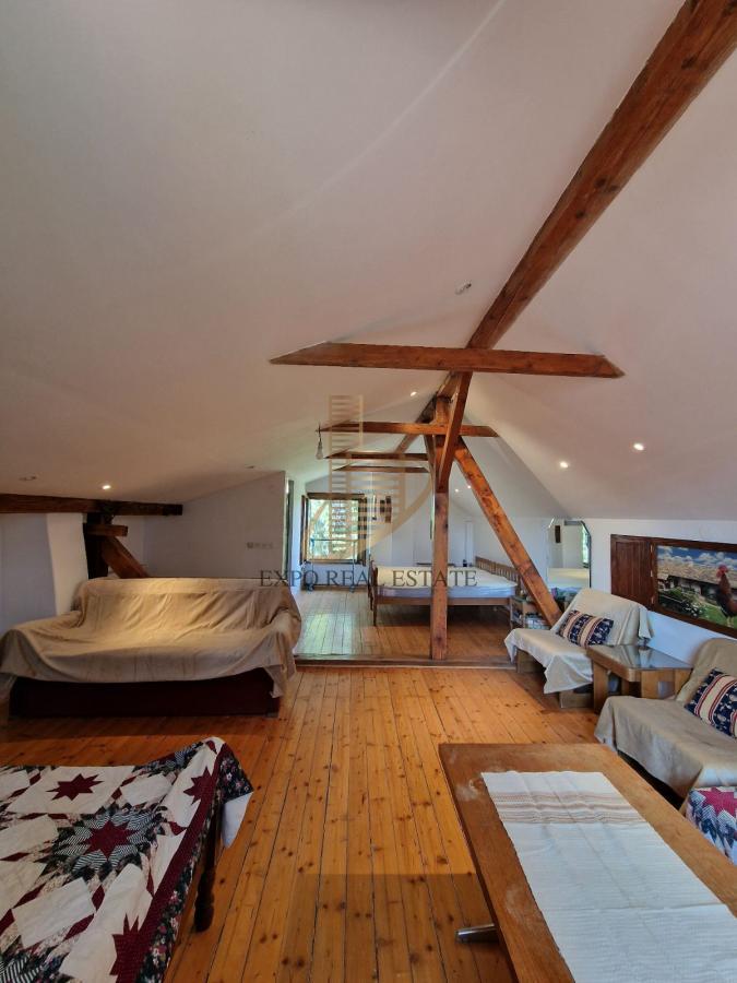 Kuća 290m2 na 10a placa - Ralja -Sopot-Popović