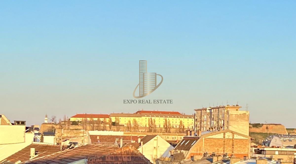 Prodaja 4,0 stan od 112m2 Maksima Gorkog