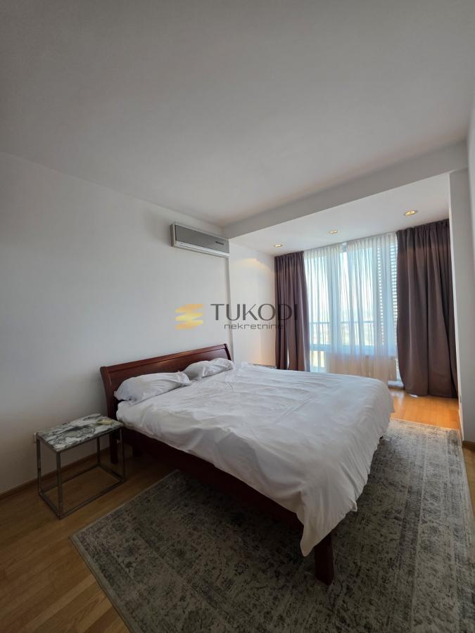 Stan 85m2 Žorža Klemensoa sa garažom