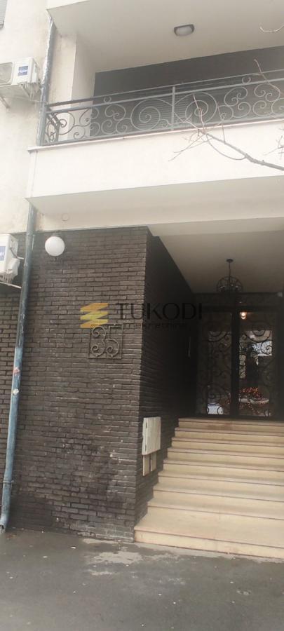 Izdaje se garaža u Knez Miletinoj ulici