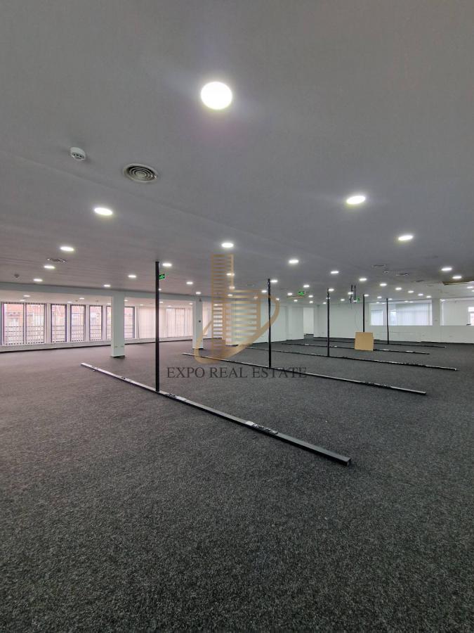 Poslovni prostor 1150m2 Novo Naselje