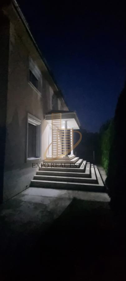 Prodaja,kuća od 200m2 pored Dunava