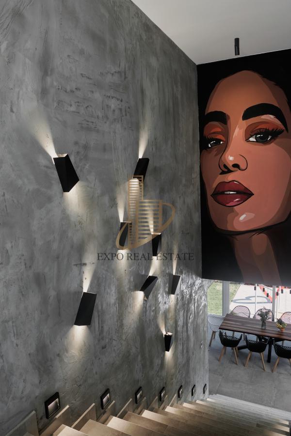 Izdavanje 4,0 kuća sa bazenom Sremski Karlovci