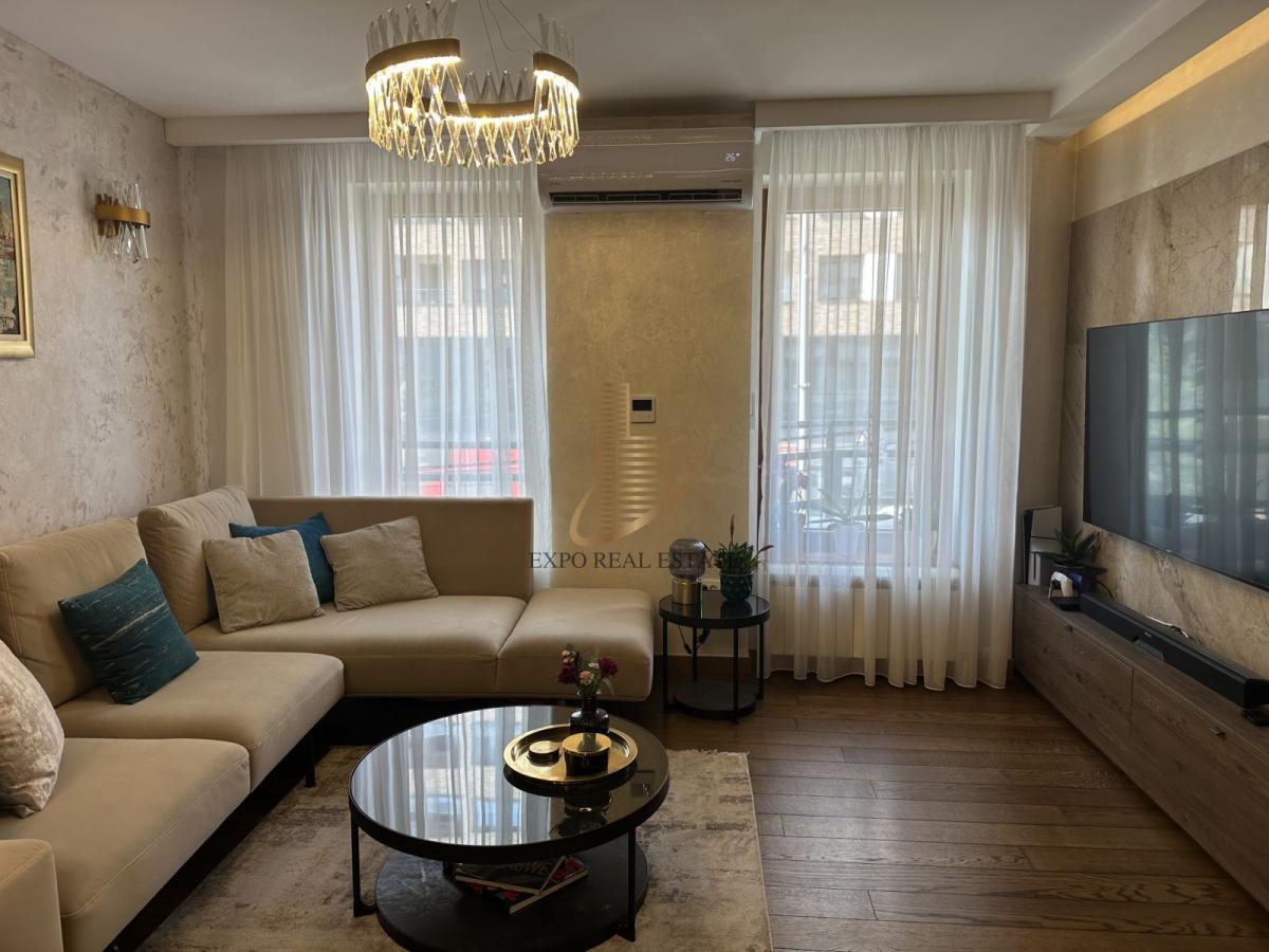 Prodaja 4,0 stan od 115m2 Južni Bulevar