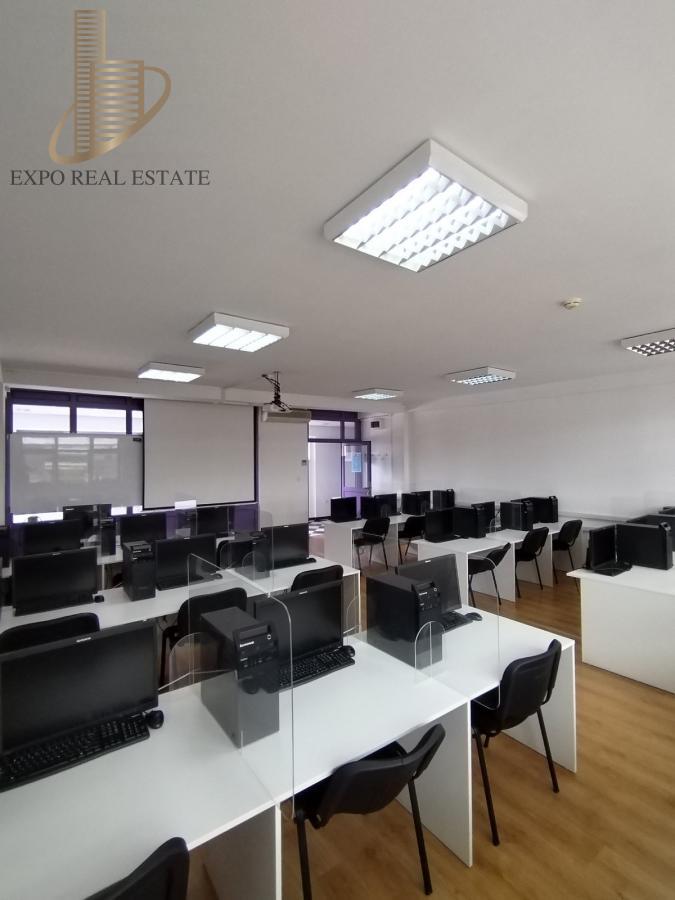 Poslovni prostor od 500m2 idealan za školu ili IT